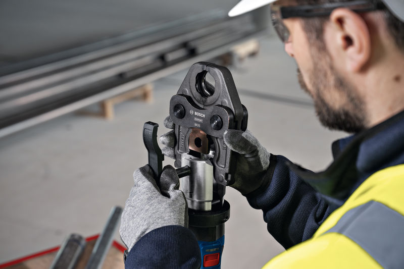 BOSCH Akku-Presswerkzeug GPT 18V-32, 1 x XL-BOXX, Kit TH BOSCH Akku-Presswerkzeug GPT 18V-32, 1 x XL-BOXX, Kit TH