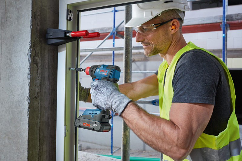 BOSCH Akku-Drehschlagschrauber GDX 18V-200 Solo in L-BOXX BOSCH Akku-Drehschlagschrauber GDX 18V-200 Solo in L-BOXX