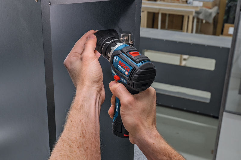 BOSCH Akku-Bohrschrauber GSR 12V-32 FC 2x GBA 12V 2.0Ah, diverse Aufsätze, L-BOXX