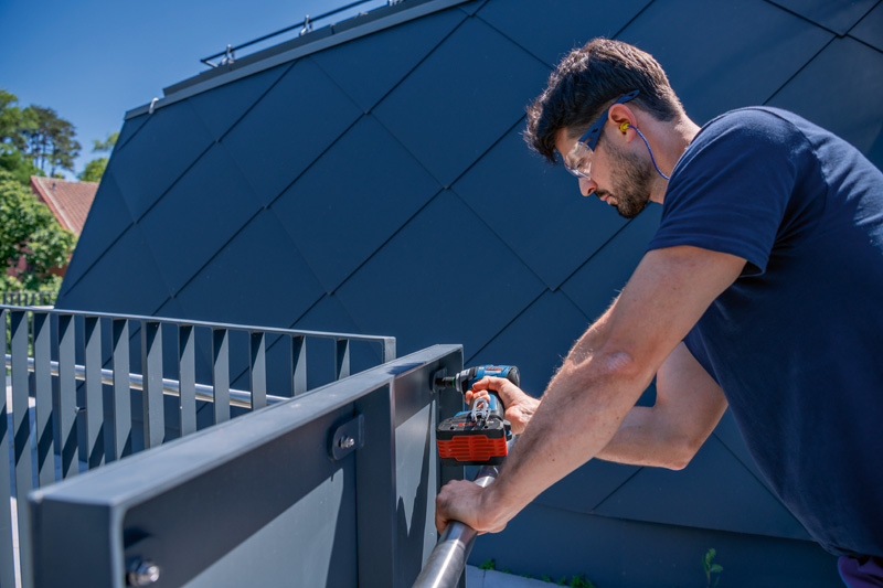 BOSCH Akku-Drehschlagschrauber GDS 18V-330 + GCY 42 Professional in L-BOXX BOSCH Akku-Drehschlagschrauber GDS 18V-330 + GCY 42 Professional in L-BOXX
