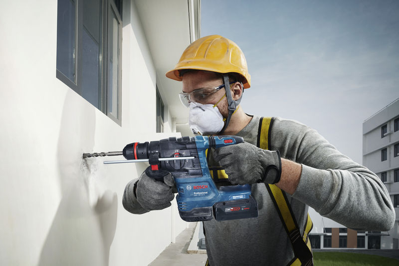 BOSCH Akku-Bohrhammer mit ONECHUCK GBH 18V-22 X, 2 x Akku GBA 18V 4.0Ah in L-BOXX 136 BOSCH Akku-Bohrhammer mit ONECHUCK GBH 18V-22 X, 2 x Akku GBA 18V 4.0Ah in L-BOXX 136