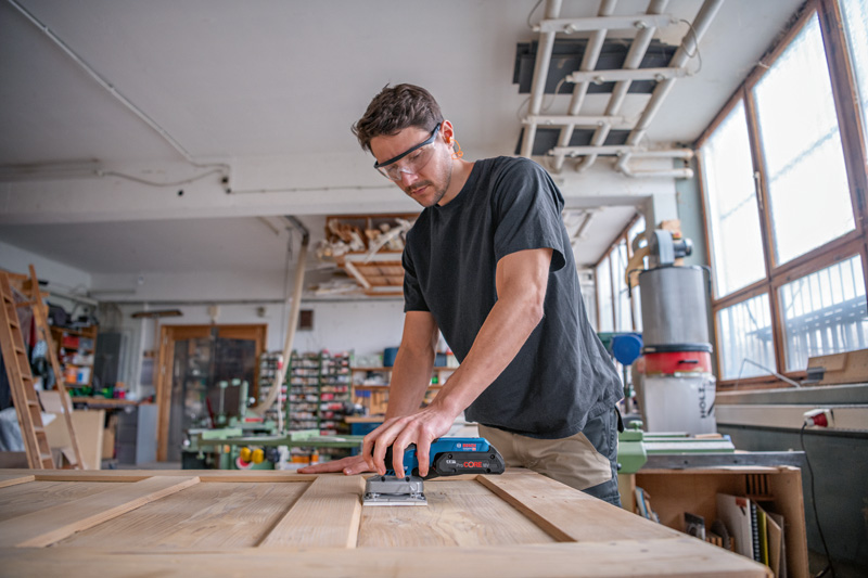 BOSCH Akku-Schwingschleifer GSS 18V-13 Professional BOSCH Akku-Schwingschleifer GSS 18V-13 Professional