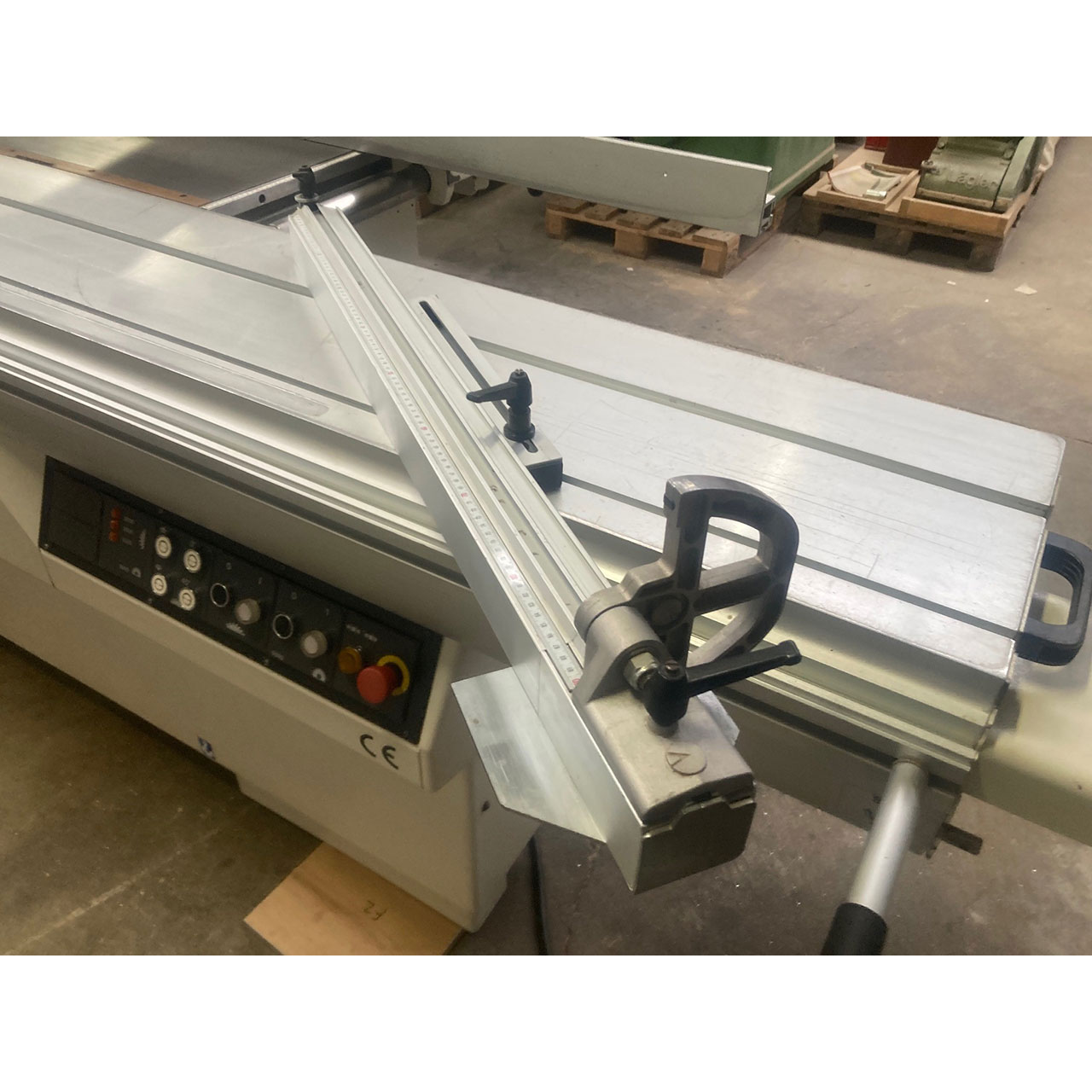 SCM Formatkreissäge SI 450 E SCM Formatkreissäge SI 450 E