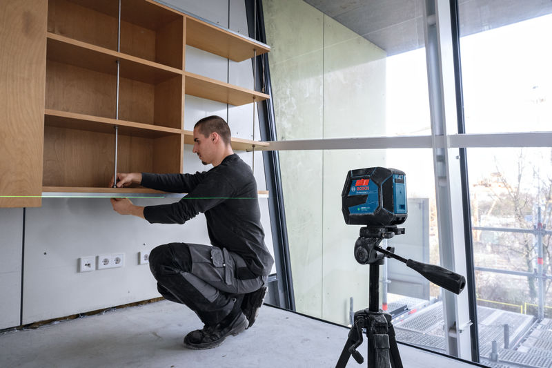 BOSCH Linienlaser GLL 20-22 G, BA 3.7V 3.0Ah XL + USB-C®-Kabel im Handwerkerkoffer BOSCH Linienlaser GLL 20-22 G, BA 3.7V 3.0Ah XL + USB-C®-Kabel im Handwerkerkoffer