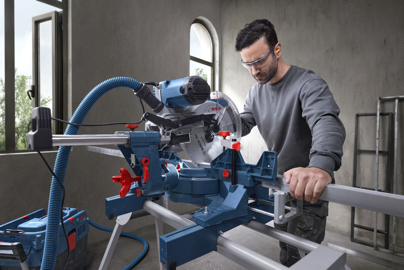 BOSCH Kapp- und Gehrungssäge GCM 340-305 D BOSCH Kapp- und Gehrungssäge GCM 340-305 D