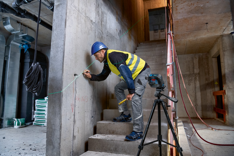 BOSCH Kombilaser GCL 2-50 G mit Deckenklemme und Handwerkerkoffer BOSCH Kombilaser GCL 2-50 G mit Deckenklemme und Handwerkerkoffer
