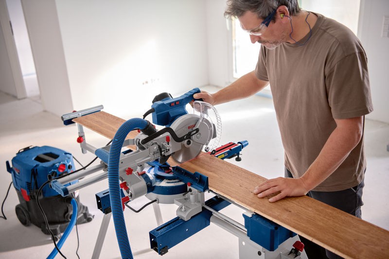 BOSCH Kapp- und Gehrungssäge GCM 305-216 D BOSCH Kapp- und Gehrungssäge GCM 305-216 D