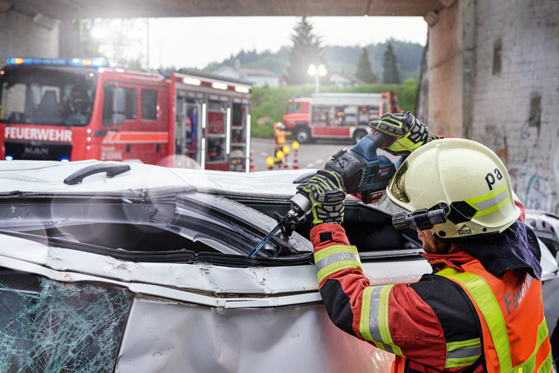 BOSCH Akku-Säbelsäge GSA 18V-32 im Karton BOSCH Akku-Säbelsäge GSA 18V-32 im Karton