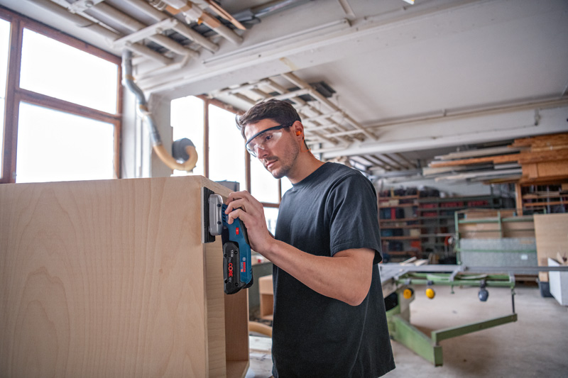 BOSCH Akku-Schwingschleifer GSS 18V-13 in L-BOXX BOSCH Akku-Schwingschleifer GSS 18V-13 in L-BOXX