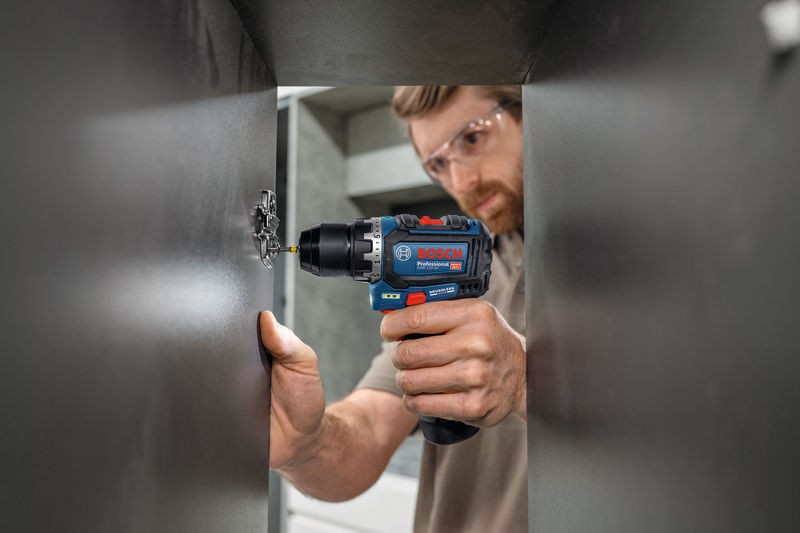 BOSCH Akku-Bohrschrauber GSR 12V-32, 2x GBA 12V 2.0Ah, 36-tlg. Zubehör, Werkzeugtasche BOSCH Akku-Bohrschrauber GSR 12V-32, 2x GBA 12V 2.0Ah, 36-tlg. Zubehör, Werkzeugtasche