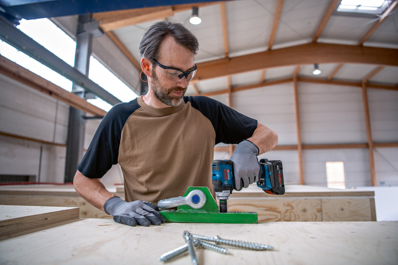 BOSCH Akku-Drehschlagschrauber GDS 18V-330 + GCY 42 Professional in L-BOXX BOSCH Akku-Drehschlagschrauber GDS 18V-330 + GCY 42 Professional in L-BOXX